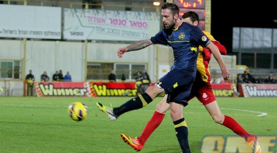 פריצה בועט (משה חרמון) פריצה בועט (משה חרמון)