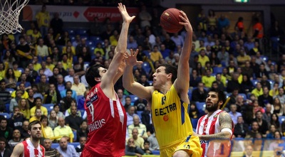 פלאניניץ´ נאבק עם שרמאדיני (יוסי ציפקיס)