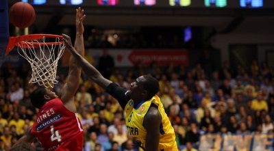 היינס מסנה לחסום את ג´יימס (יוסי ציפקיס)