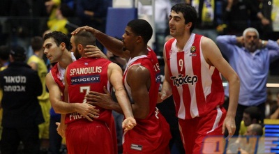 אולימפיאקוס חוגגת בנוקיה (יוסי ציפקיס)