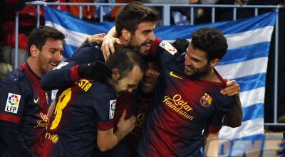 אינייסטה חוגג עם החברים. מחכה לקרב מרתק (רויטרס)