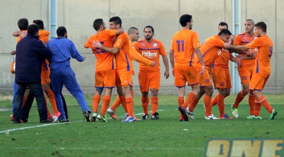 שחקני ראשל&qout;צ חוגגים (יניב גונן)