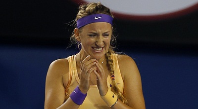 אזרנקה ממררת בבכי לאחר הזכייה (רויטרס)