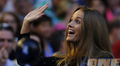 קים סירס. בת זוגו של מארי מעודדת את החבר (רויטרס)