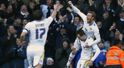 שחקני לידס חוגגים הפתעה (רויטרס) שחקני לידס חוגגים הפתעה (רויטרס)