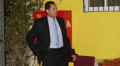 פרקליטו של ארקדי גאידמק ישראל שלו (גיא בן זיו)