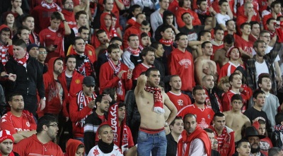 אוהדי הפועל ת&qout;א לא מאמינים (עמית מצפה) אוהדי הפועל ת&qout;א לא מאמינים (עמית מצפה)