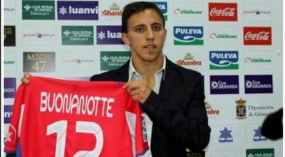 בונאנוטה עם מדי גרנאדה (mundodeportivo)