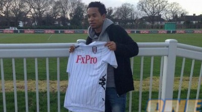 אורבי עמנואלסון מוצג בפולהאם