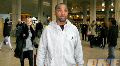 דריק שארפ (משה חרמון)