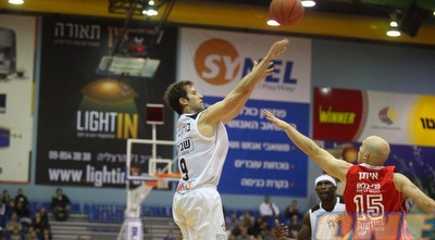 ניב ברקוביץ´ (משמאל). עשוי להגיע להפועל אילת (יוסי ציפקיס)