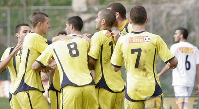 שחקני מכבי חוגגים (חגי ניזרי)