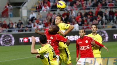 טוטו תמוז לא מגיע לכדור גובה (יוסי ציפקיס)