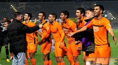 שחקני בני יהודה חוגגים (שי לוי) שחקני בני יהודה חוגגים (שי לוי)