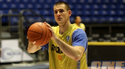 קיינר מדלי (חגי ניזרי)