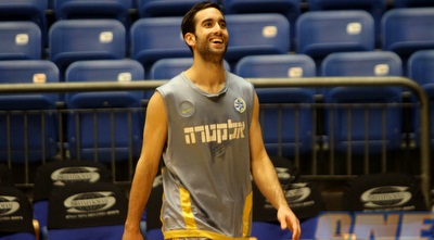 יוגב אוחיון. יחתום על חוזה חדש  (חגי ניזרי)