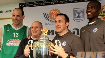 שון ג´יימס, דייויד בלאט, בראד גרינברג ועידו קוז´יקרו (חגי ניזרי)