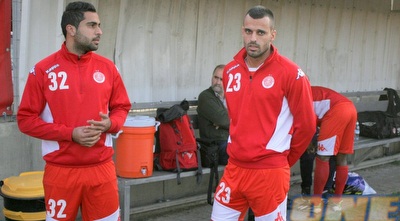 ניר נחום ושמעון הרוש. במועדון התאכזבו (משה חרמון) ניר נחום ושמעון הרוש. במועדון התאכזבו (משה חרמון)