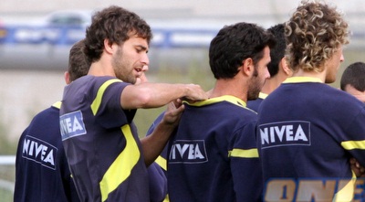 גונסאלו מציק לקולאוטי (יניב גונן)