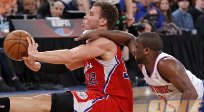 בלייק גריפין וריימונד פלטון נאבקים (רויטרס) בלייק גריפין וריימונד פלטון נאבקים (רויטרס)