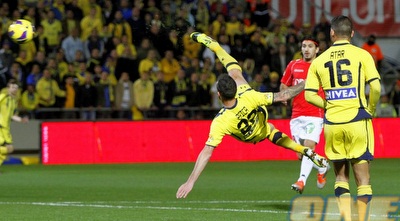 פריצה מתעופף למספרת, עטר משקיף אם הוא עושה זאת נכון (יוסי ציפקיס) פריצה מתעופף למספרת, עטר משקיף אם הוא עושה זאת נכון (יוסי ציפקיס)