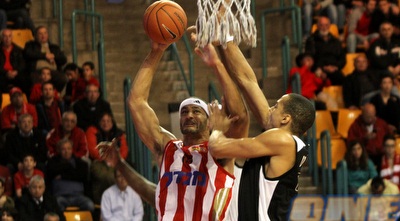 ג´וש דאנקן עולה לסל (חגי ניזרי)