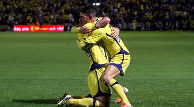 עטר חוגג עם פריצה (יוסי ציפקיס) עטר חוגג עם פריצה (יוסי ציפקיס)