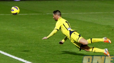 עטר נוגח את השני (יוסי ציפקיס) עטר נוגח את השני (יוסי ציפקיס)