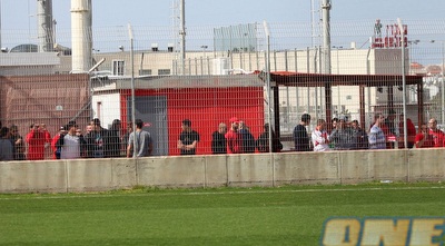 אוהדים (יוסי ציפקיס)