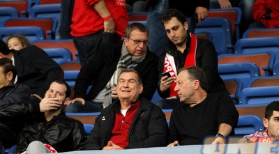 חיים רמון ביציע. יקבל את ההחלטה (יוסי ציפקיס)