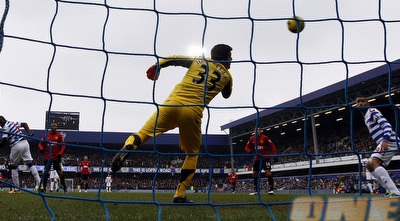 סזאר רואה את הכדור ברשת (רויטרס)