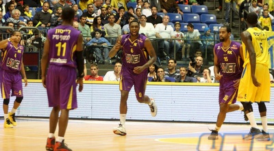 האסל מבסוט, הערב (חגי ניזרי)