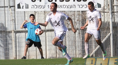 סולטן זועבי חוגג אחרי השער החשוב שכבש (עמית מצפה)