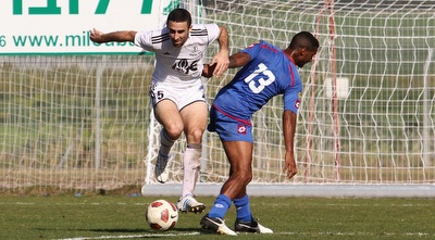 יונתן אוחיון עובר את ראיין אדלי (עמית מצפה)