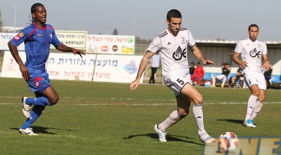 הרמוני איקנדה רודף אחרי יונתן אוחיון (עמית מצפה)