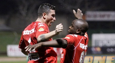 תמוז ושושן קופצים חזה אל חזה (יוסי ציפקיס) תמוז ושושן קופצים חזה אל חזה (יוסי ציפקיס)