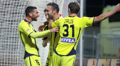 פריצה חוגג עם עטר וקרלוס (יניב גונן)