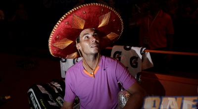 נדאל מרוצה מהסומבררו (רויטרס)