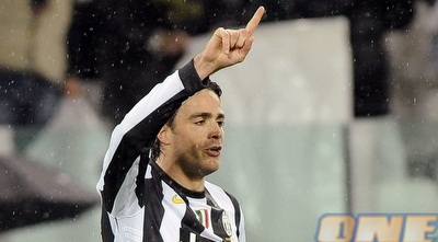 אלסנדרו מאטרי חוגג בדרך לרבע הגמר (רויטרס)