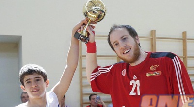 דן גרונפלד והילד (ONE)