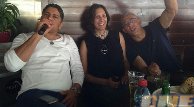 עדני דגן וטלי קריאף חוגגים עם הזמר רובי לוי