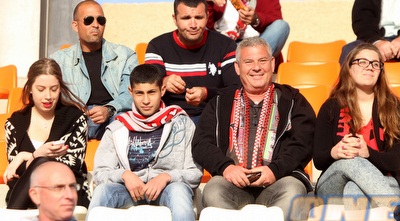 אוהדי הפועל ת&qout;א (חגי ניזרי) אוהדי הפועל ת&qout;א (חגי ניזרי)