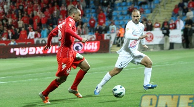 עומר דמארי מול מושיקו מישאלוף (חגי ניזרי) עומר דמארי מול מושיקו מישאלוף (חגי ניזרי)