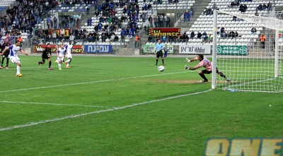 צדק מחמיץ פנדל (יניב גונן) צדק מחמיץ פנדל (יניב גונן)