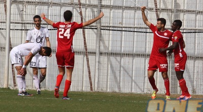 שחקני ר&qout;ג חוגגים (עמית מצפה)