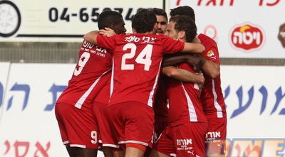 שחקני ר&qout;ג חוגגים (עמית מצפה)