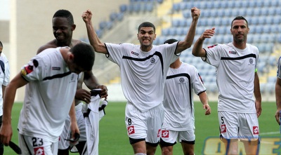 שחקני הכח ר&qout;ג חוגגים. סנסציה גדולה (יניב גונן)