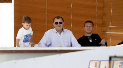 איזי שירצקי (יוסי ציפקיס)