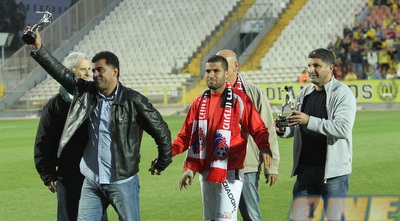 זועבי וגרייב מקבלים כבוד (עמית מצפה) זועבי וגרייב מקבלים כבוד (עמית מצפה)