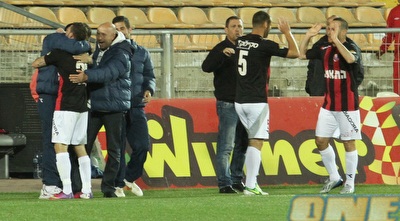 הפועל חיפה חוגגת את השני (עמית מצפה) הפועל חיפה חוגגת את השני (עמית מצפה)